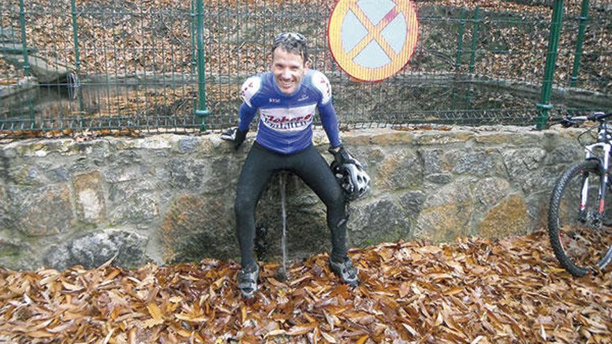 &quot;Ñito&quot; Casas, en una salida con la peña Miñor Bike.