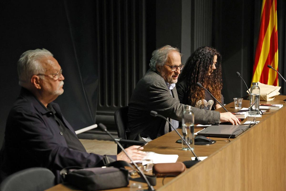 Girona. Auditori Irla. Presentacio de la novel·la "La darrera paraula" de Toni Strubell.