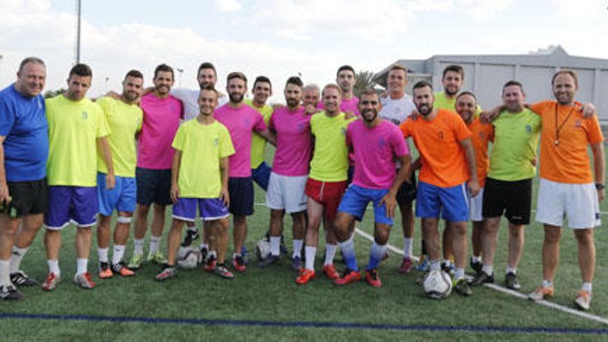 La plantilla del Silla CF se entrenó ayer en el estadio Vicente Morera antes de afrontar el partido decisivo de hoy contra el Utiel.