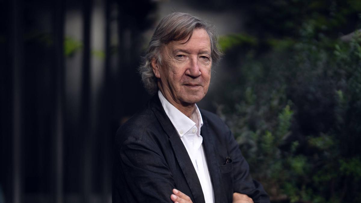 El escritor y filósofo Rafael Argullol posa en Barcelona antes de Barcelona