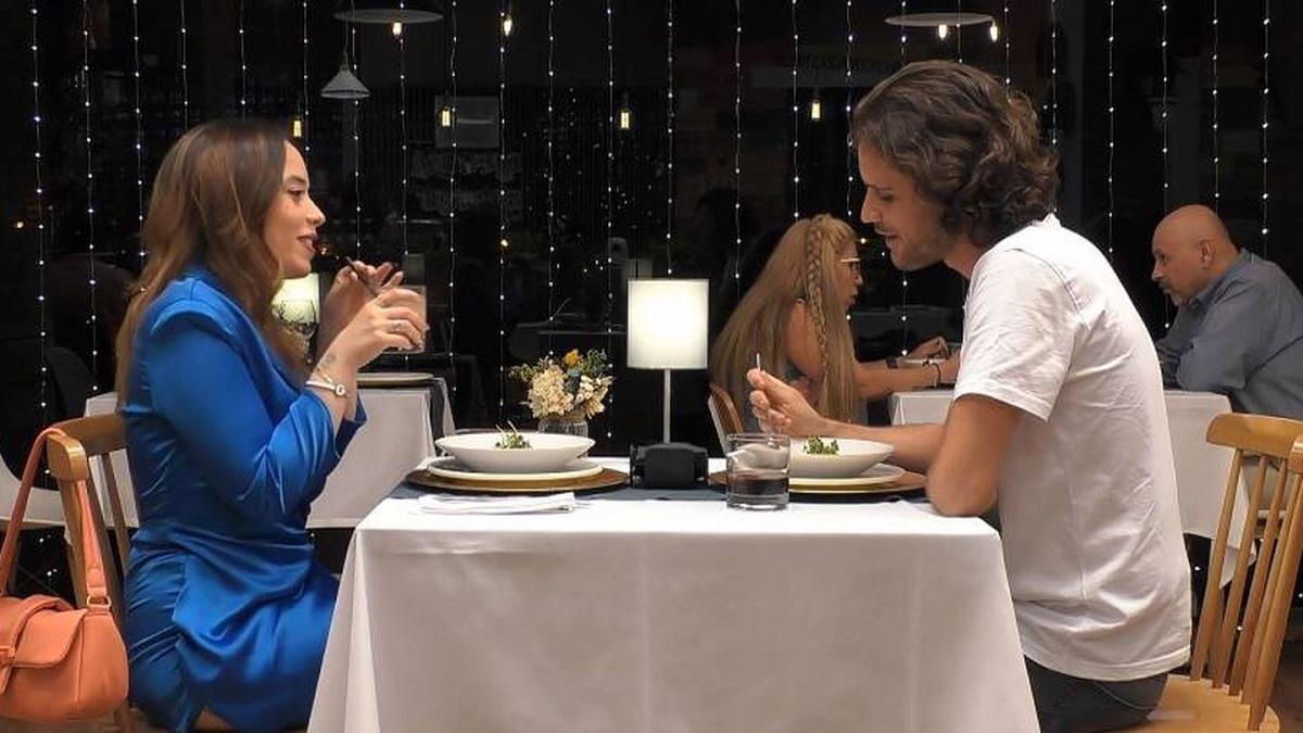 Soltero de First Dates se vuelve loco por la cantidad de gatos que tiene su cita