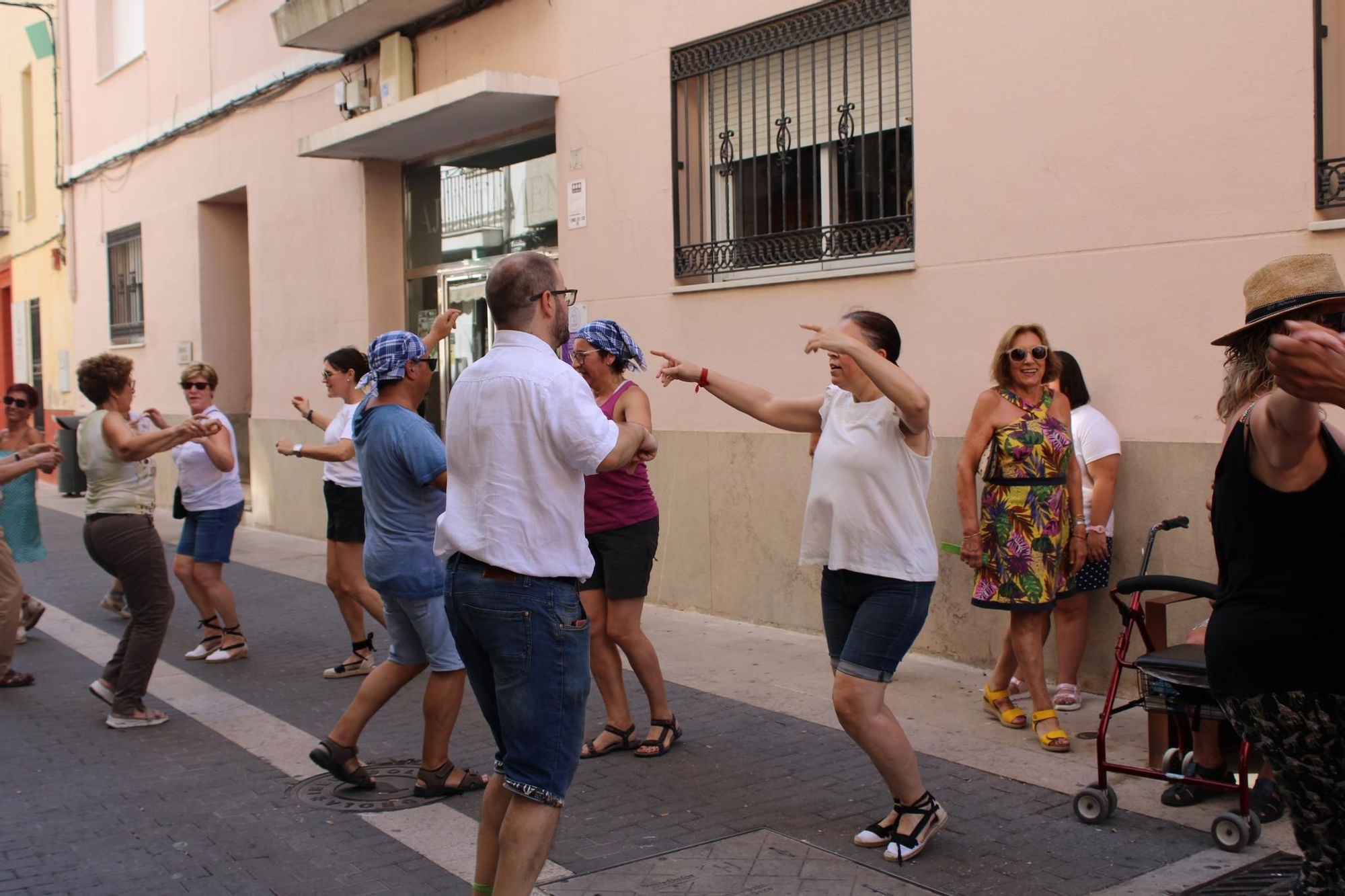 Ròtova reviu l’escaldà del raïm: Una jornada de festa i tradició