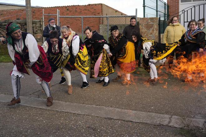 GALERÍA | Salto del piorno en Andavías contra viento y marea