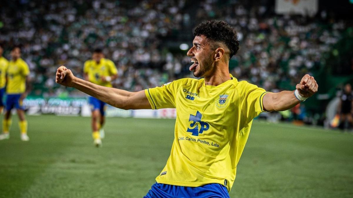 Rafa Mujica, celebrando un gol con el Arouca