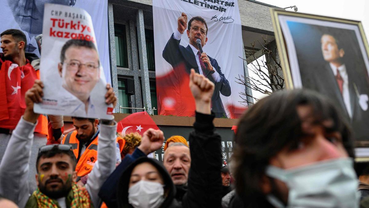 La justicia de Turquía ha decretado prisión preventiva para el alcalde de Estambul, Ekrem Imamoglu