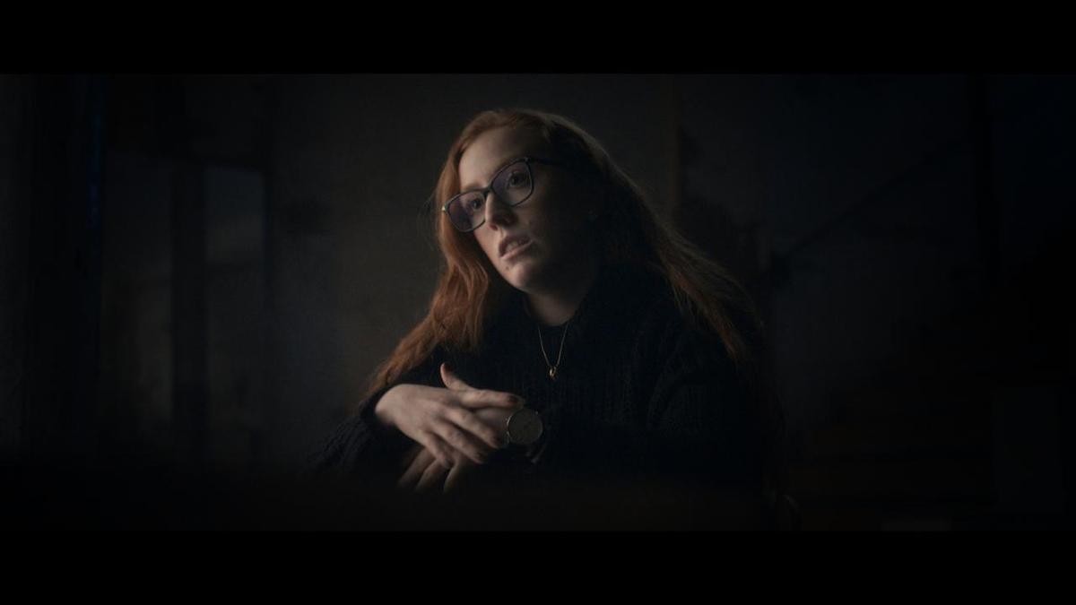Anna Berengué, que sufrió los abusos del padre Blay en Alella, durante el rodaje del documental La Fugida. Veritats ocultes.