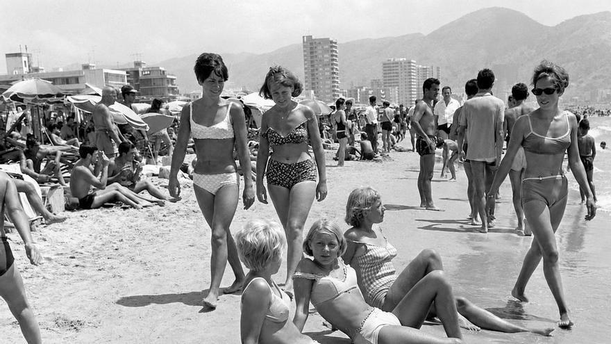 La tóxica relación entre el bikini y el Franquismo: de interés económico a conflicto diplomático