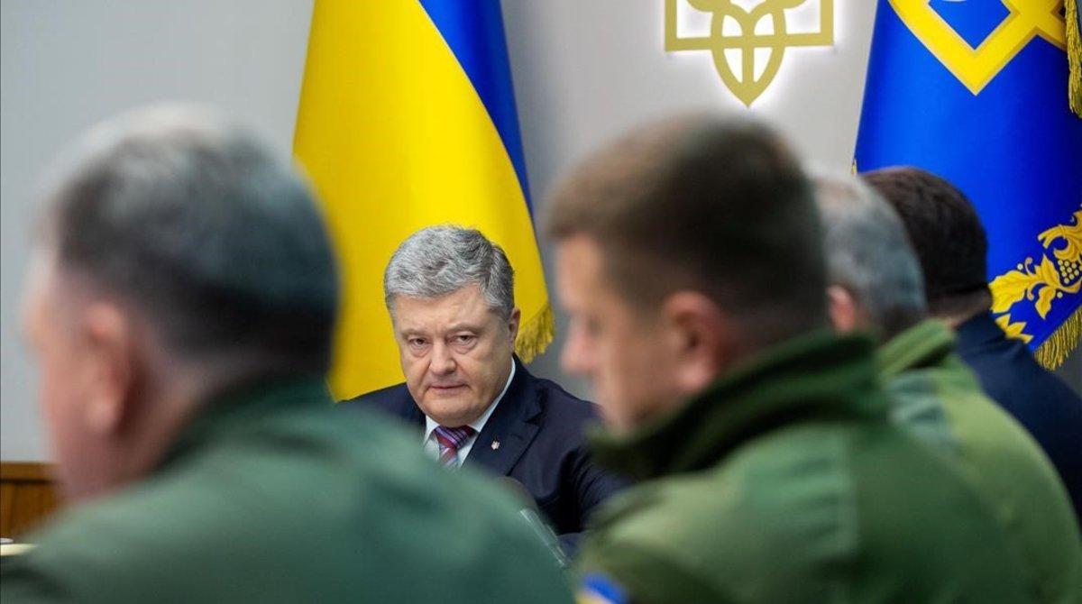 zentauroepp46083832 ukrainian president petro poroshenko chairs a meeting with h181130104718