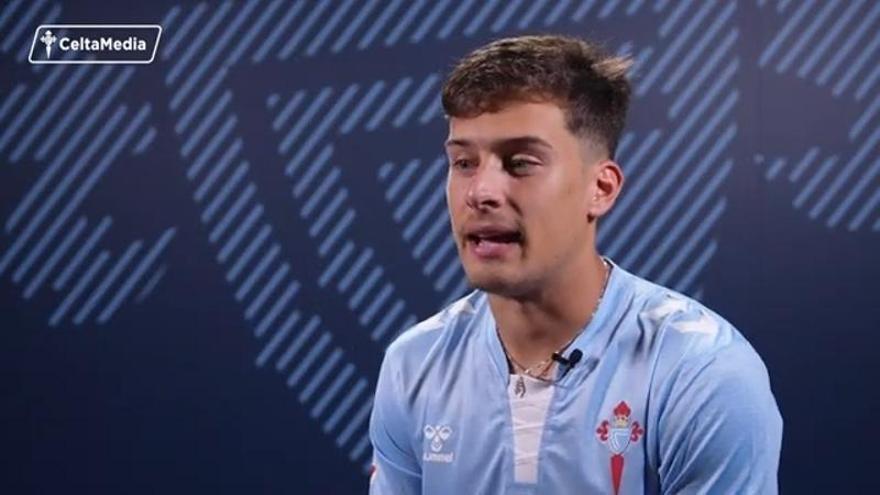 Manu Fernández en una entrevista al Celta de Vigo