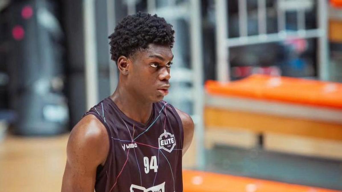 Iyayi Igbinedion, durante un torneo de promesas