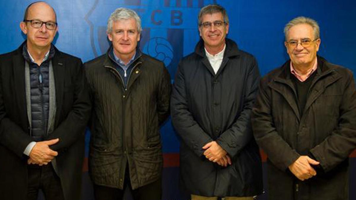 Los vicepresidentes Mestre y Cardoner con Mark Hughes en el Mini