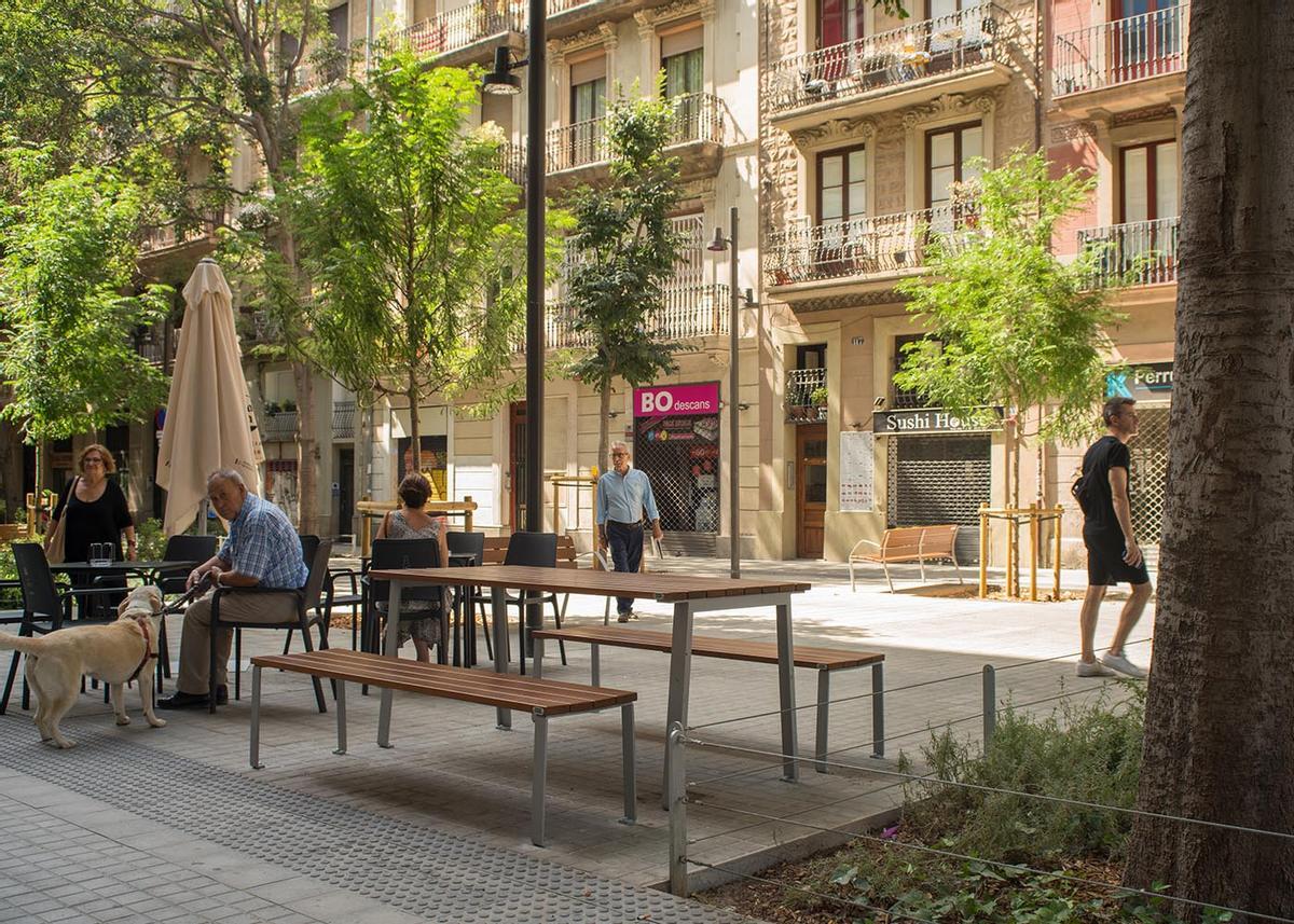 Una de las mesas de la marca Benito en la 'superilla' del Eixample
