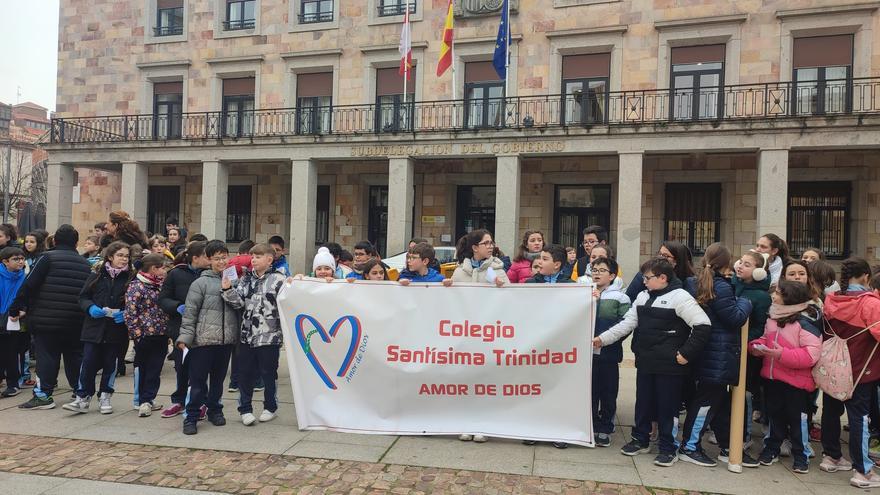 VÍDEO | Acto del colegio Amor de Dios por el Día de la Paz