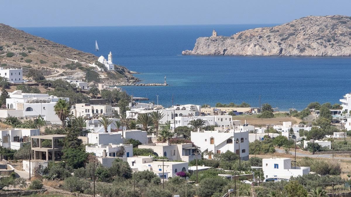 Todo lo que necesitas saber para viajar a las islas Cícladas de Íos y Syros
