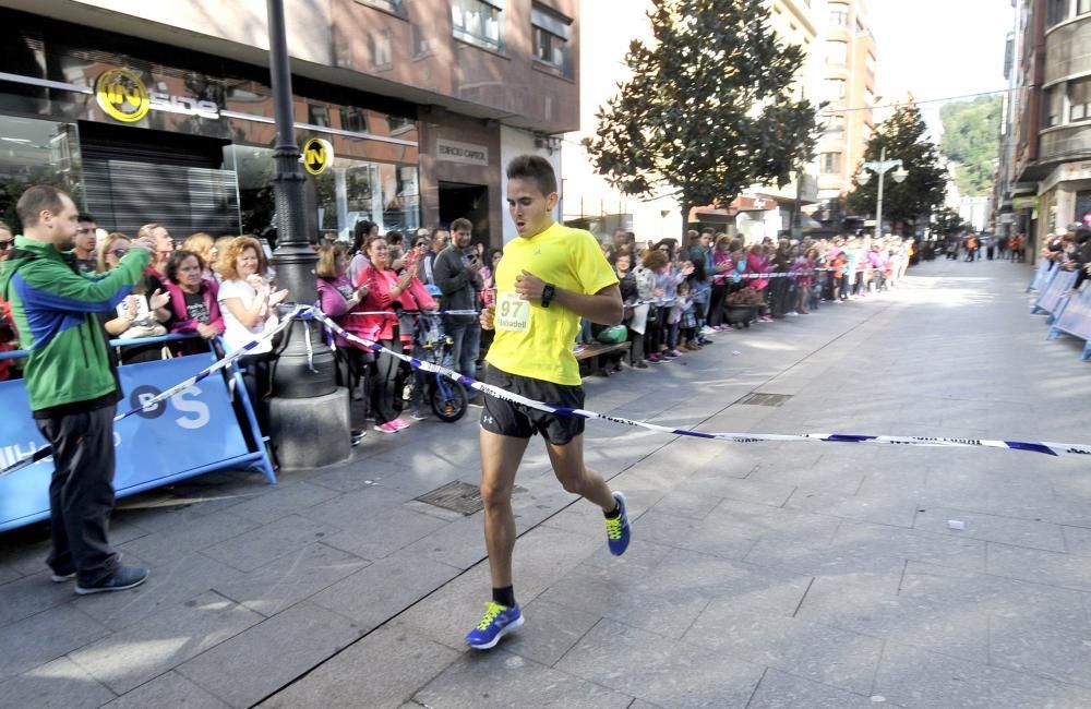 Carrera solidaria contra el cáncer de mama en Mieres