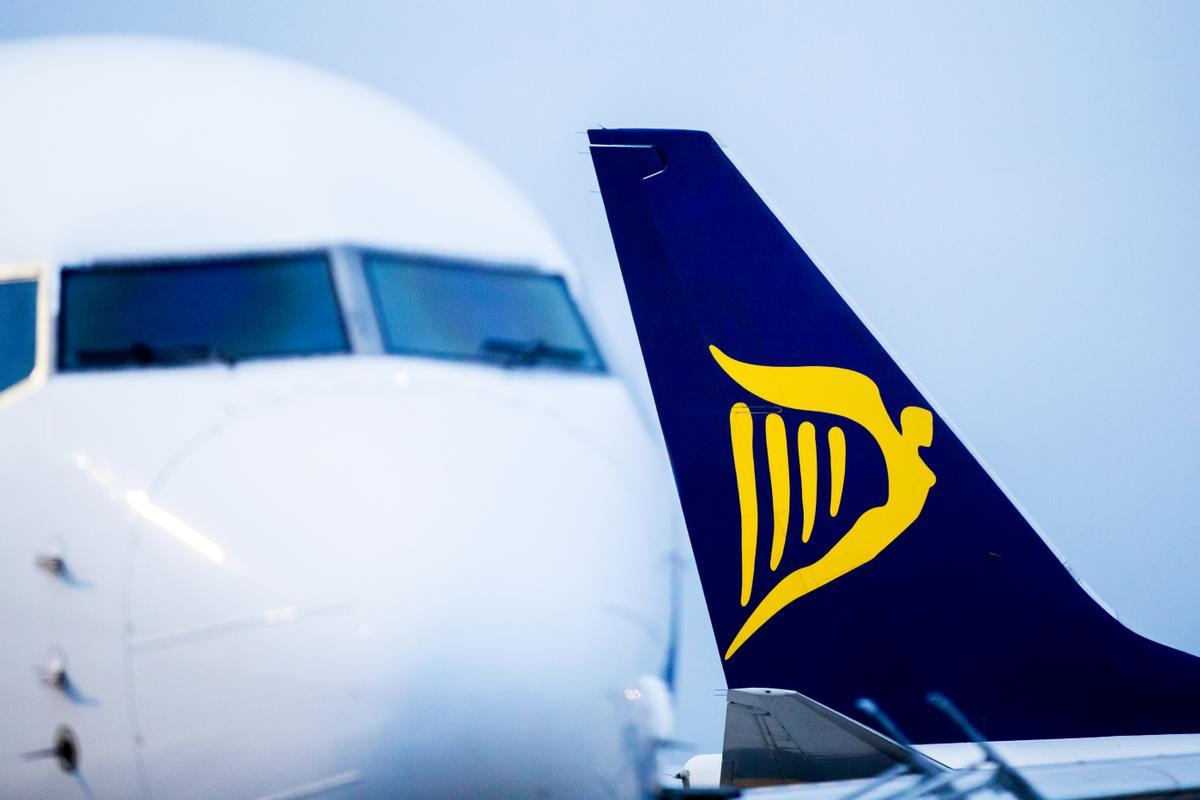 Alkohol, E-Zigaretten und respektloses Verhalten an Bord: Sechs Passagiere aus Nrnberg drfen nicht nach Mallorca mitfliegen Alkohol, E-Zigaretten und respektloses Verhalten an Bord: Sechs Passagiere aus Nrnberg drfen nicht nach Mallorca mitfliegen