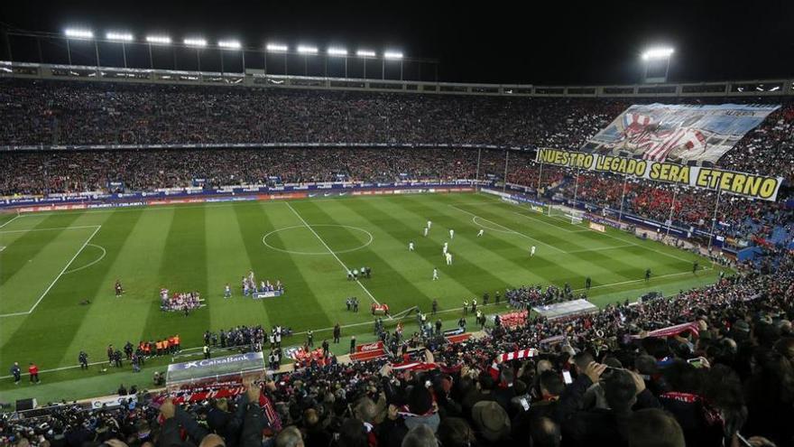 Madrid y Atlético llegan en forma al derbi y el Barcelona sigue al acecho