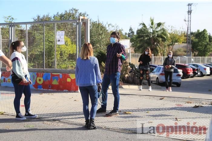 Los alumnos del IES Los Molinos (Cartagena) se concentran para pedir más profesores