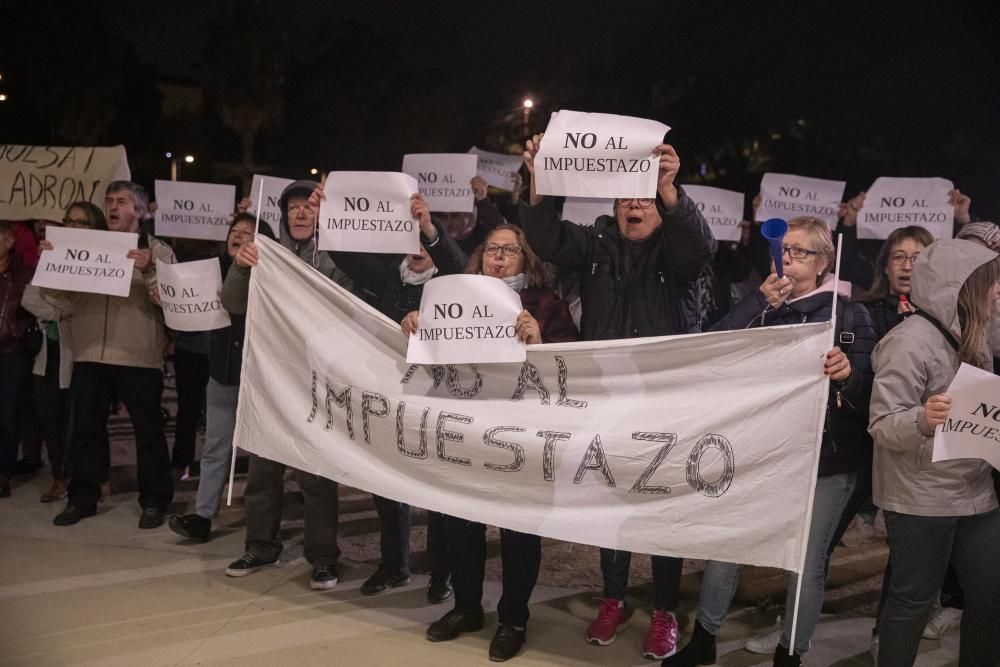 Protesta a Lloret per la pujada de taxes