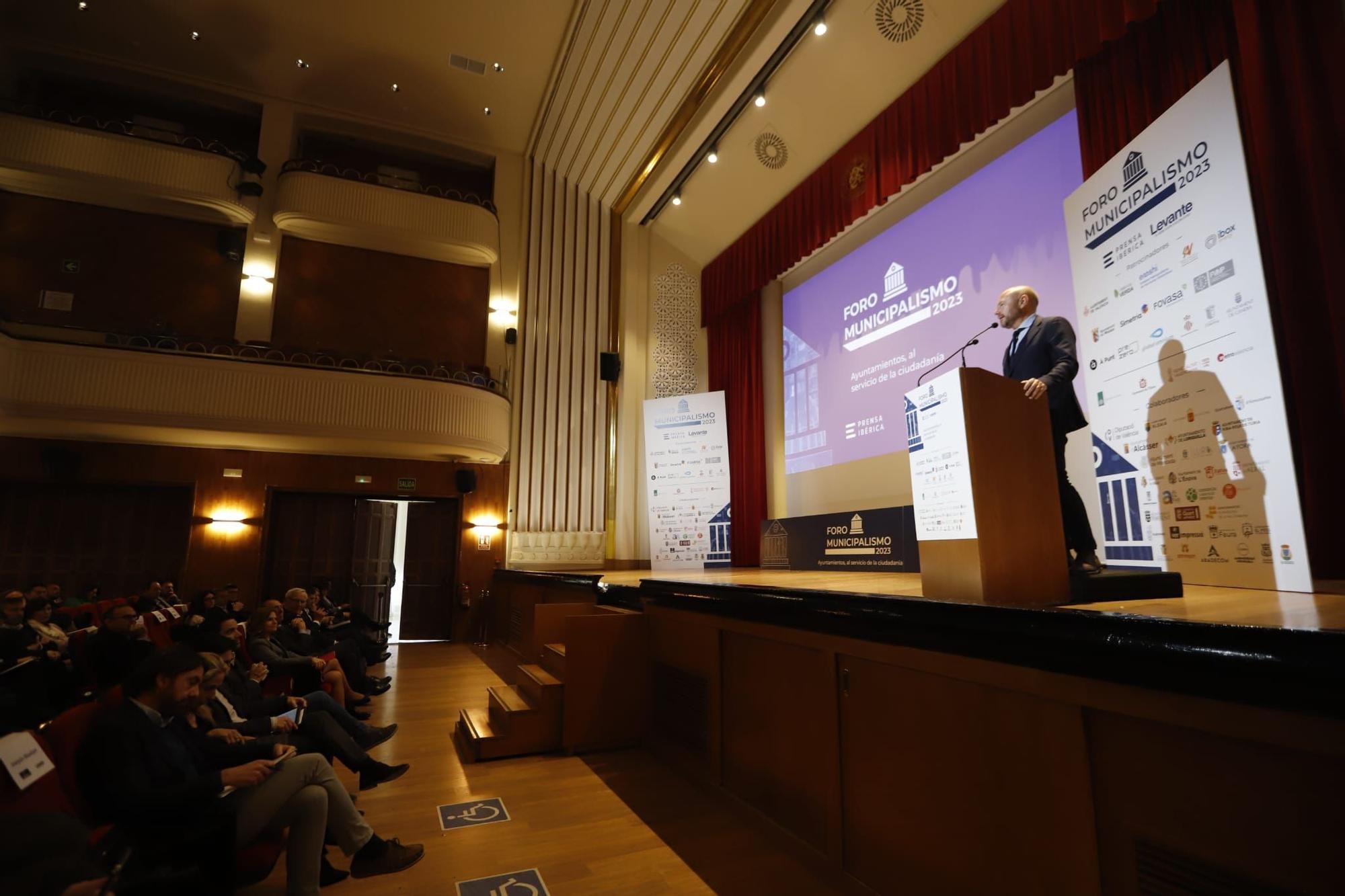 El foro de municipalismo de Levante-EMV, en imágenes