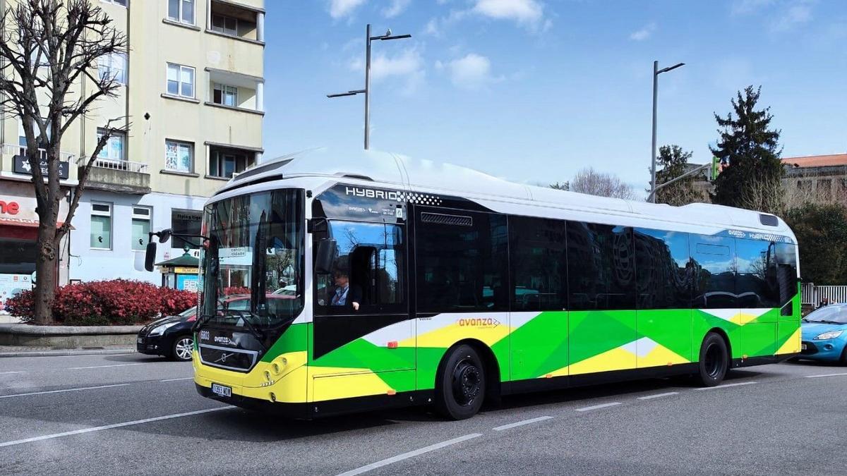 Un «vitrasa» circulando por Vigo.
