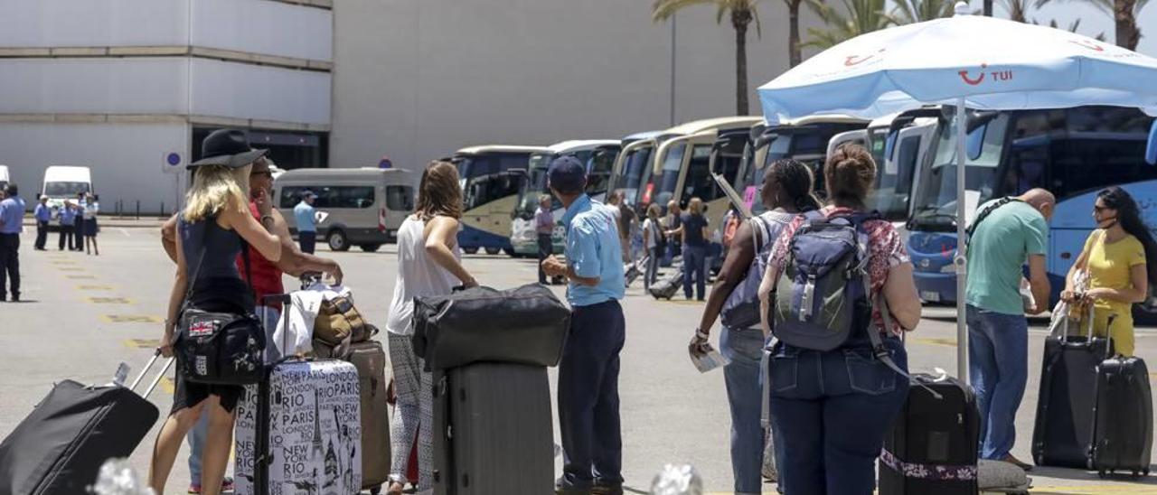 Los turistas pagan &#039;ecotasa&#039; desde el 1 de julio, mes en el que los alojamientos debían inscribirse.