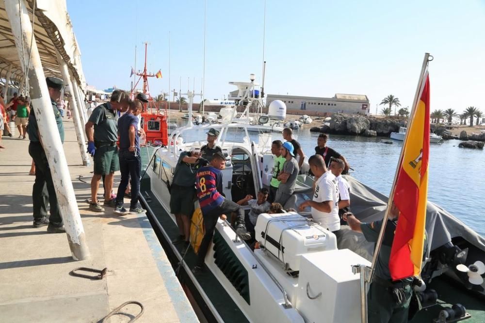 Llegan cuatro pateras a Tabarca con cerca de un centenar de inmigrantes