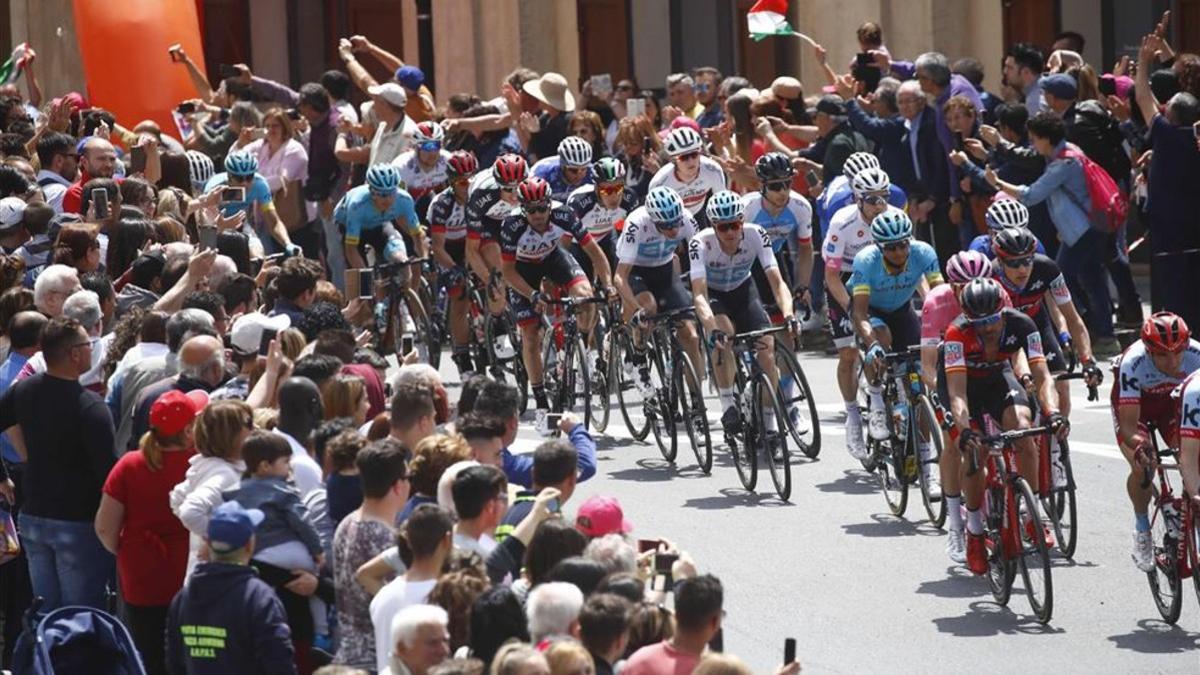 Carapaz se impuso en la octava etapa del Giro.