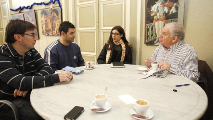 Els tres veïns van conversar més d&#039;una hora amb l&#039;alcalde.