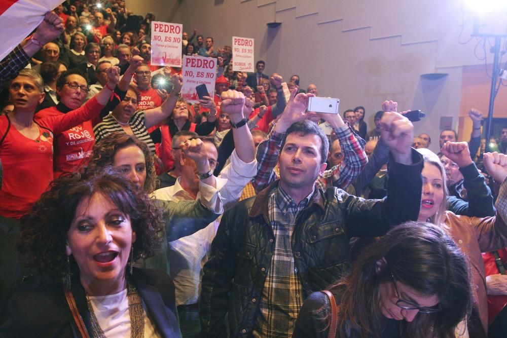 Multitudinario apoyo a Pedro Sánchez en Ourense