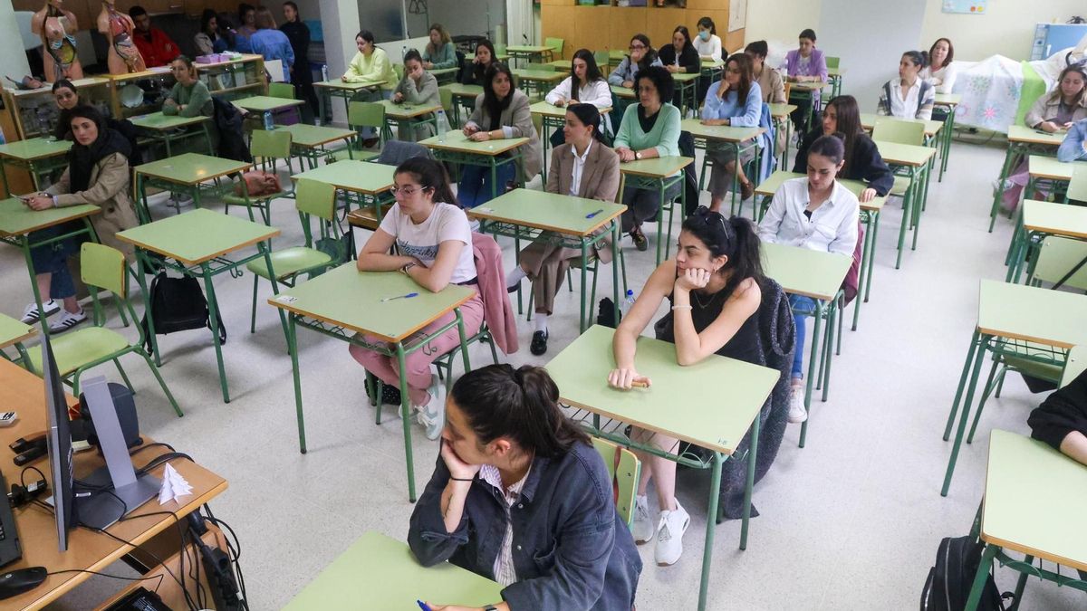 Aspitantes durante una de las pruebas de las últimas oposiciones.