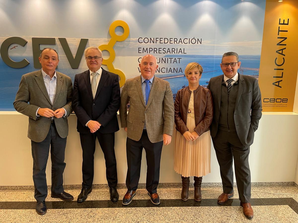 Salvador Navarro, Juan José Fornés, Joaquín Pérez, Marián Cano y Juan José Sellés.