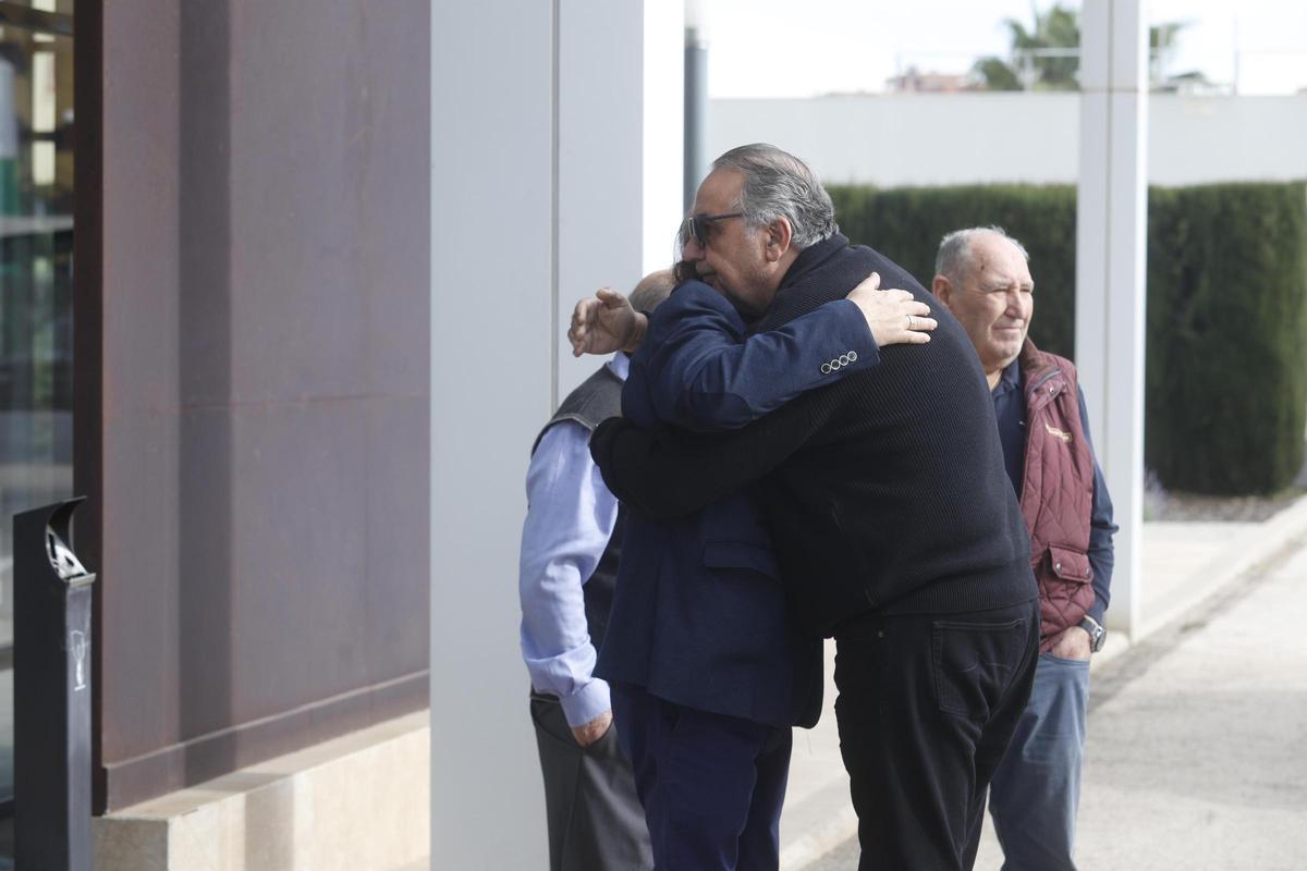 Familiares y amigos despiden a Fernando Esteso en València