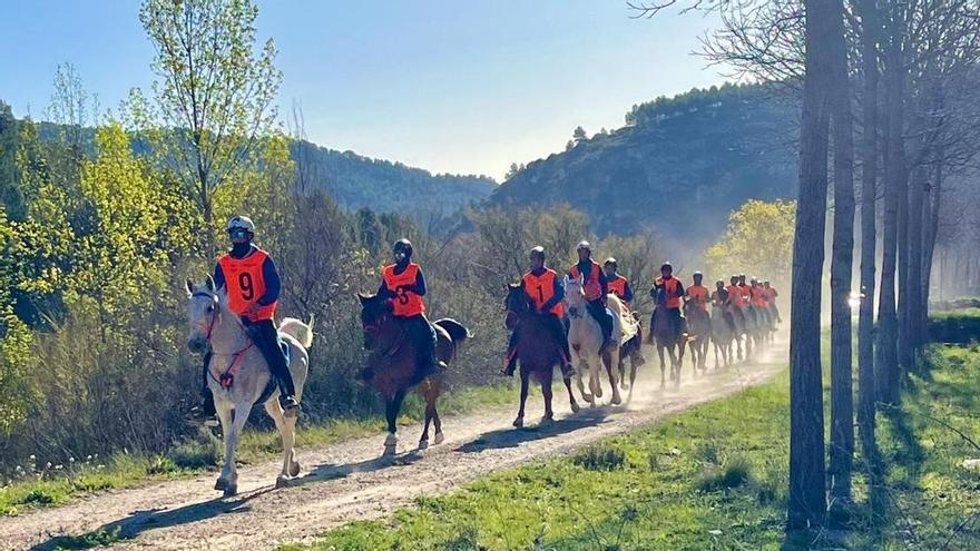 Un centenar de jinetes y amazonas se citan en Ademuz para el campeonato de España de raid hípico