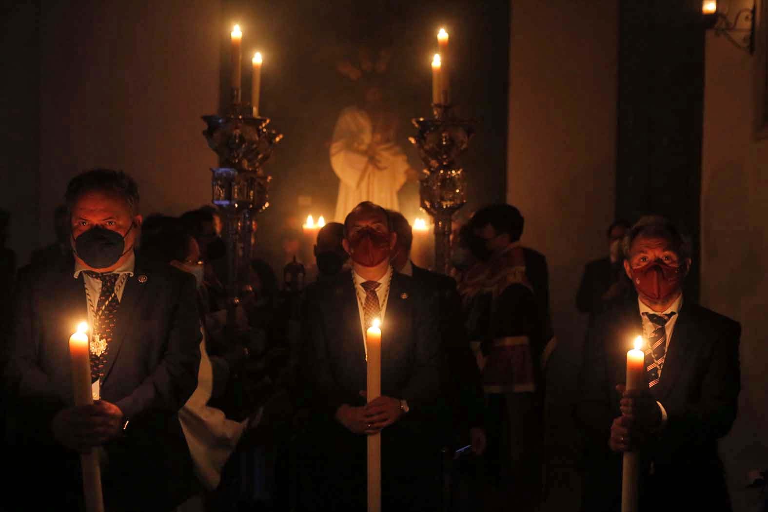 Vía Crucis de Nuestro Padre Jesús de la Humildad y Paciencia por el patio interior del Convento de Capuchinos.