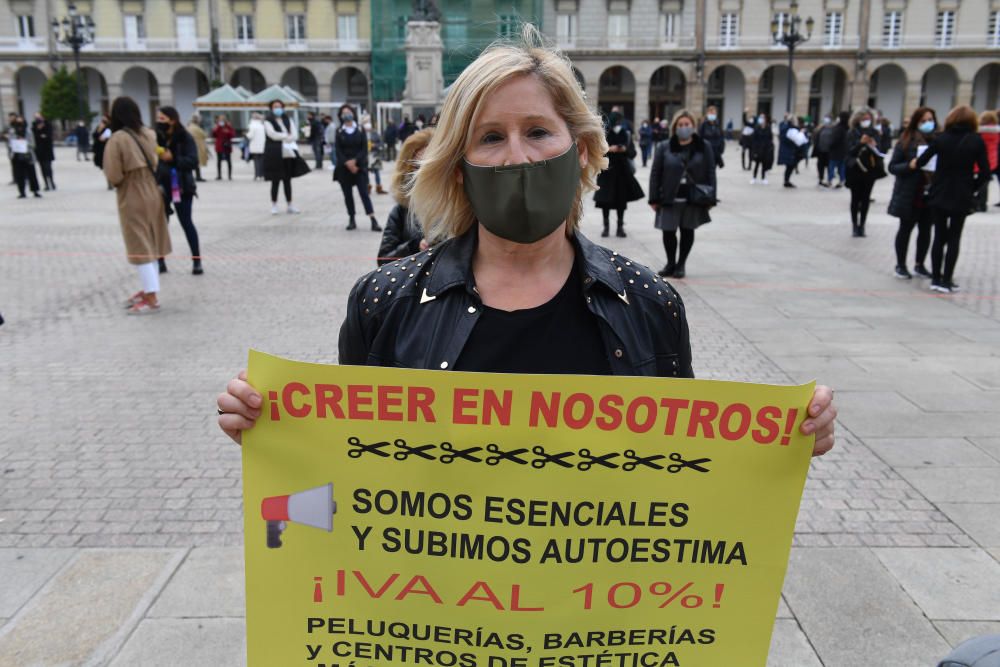 Centros de peluquería y estética de A Coruña convocan una jornada de cierre coordinado con otros negocios del estado, con el fin de reclamar ayudas para el sector, así como la rebaja del IVA del 21%.