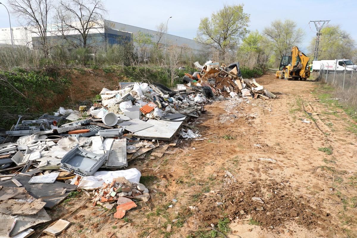 Recogida de basuras y escombros en el entorno del río Tajo