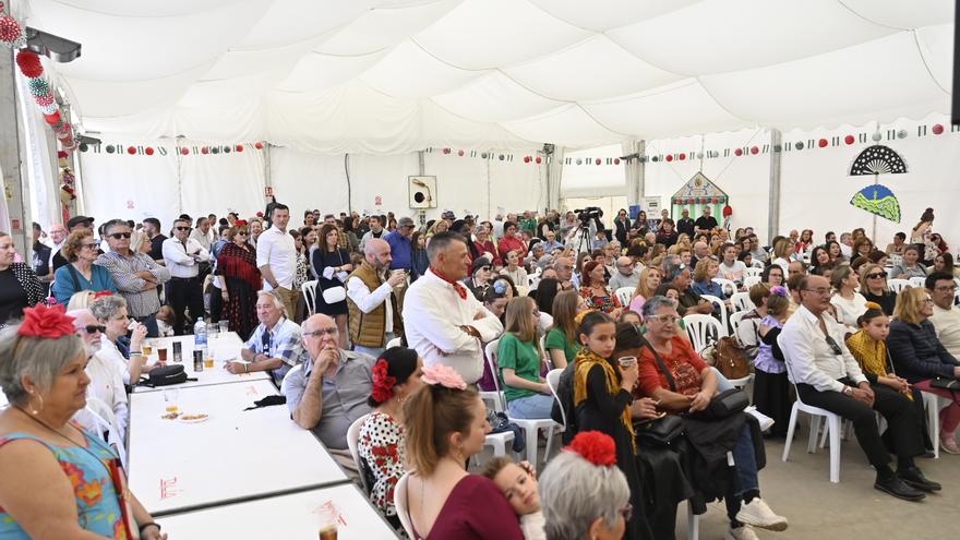 Flamenco, rebujitos y fiesta en la feria de abril de Vila-real