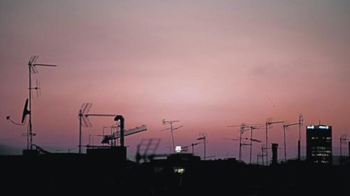 Imagen de antenas colectivas de comunidades de vecinos de Barcelona.