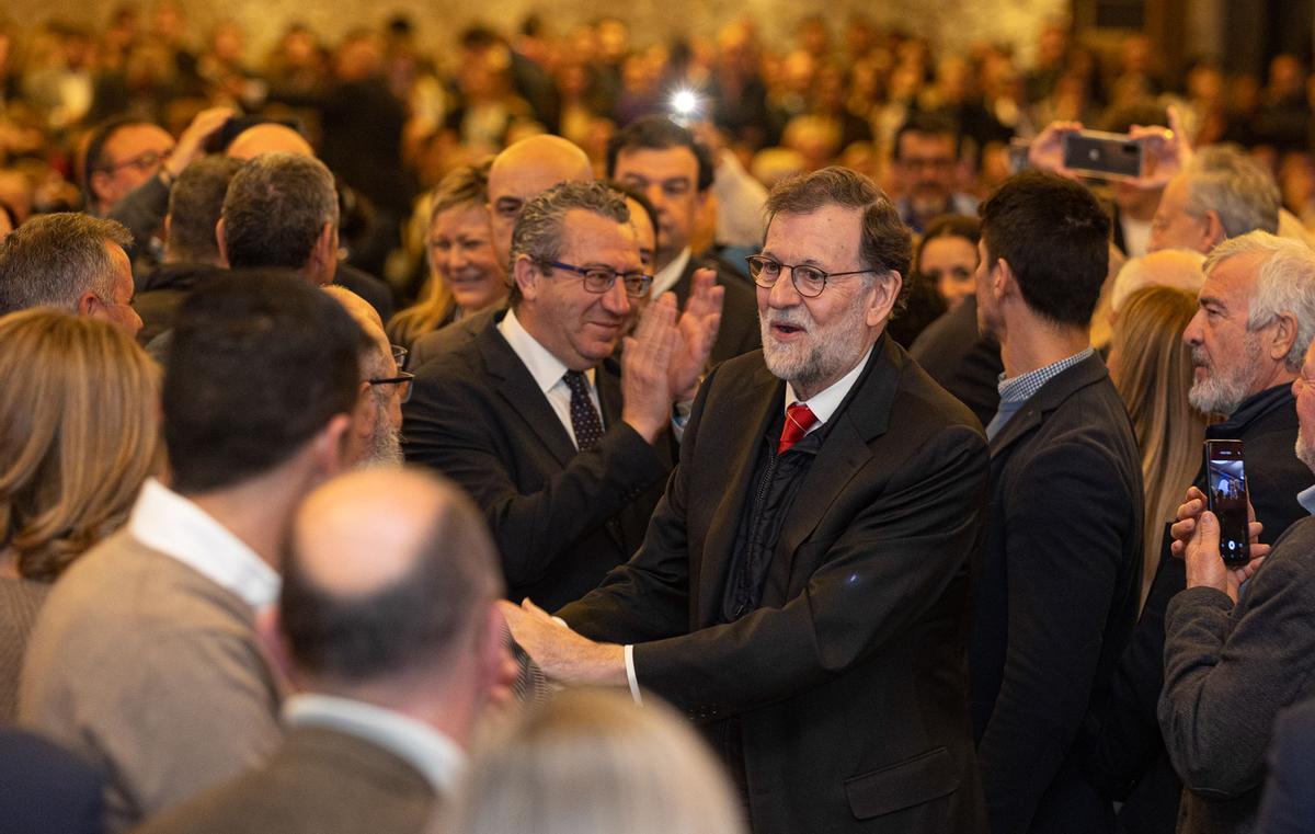 Rajoy apadrina a Luis Barcala