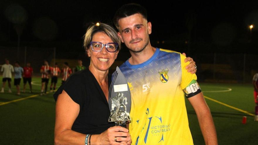 El Trofeo Villa de Monesterio se queda en las vitrinas locales