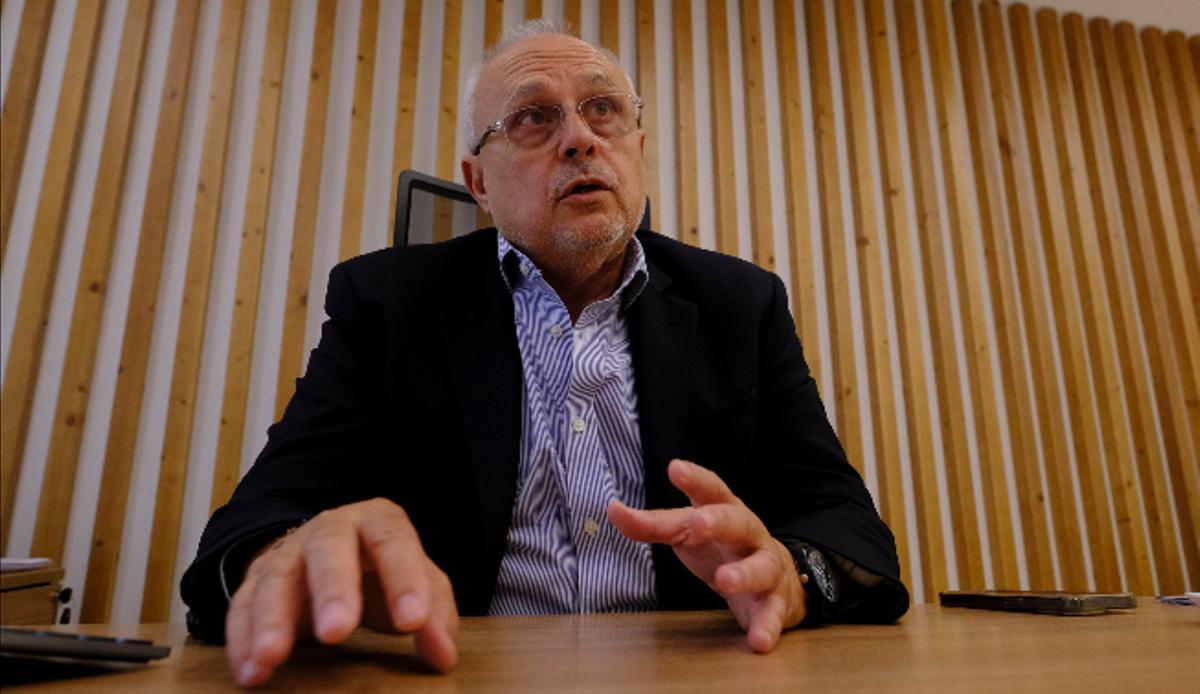 El vicepresidente ejecutivo de la patronal de Las Palmas, en su despacho, donde tuvo lugar la entrevista.