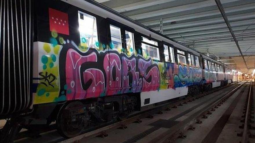 Detienen a ocho grafiteros que pintaban trenes en varias localidades