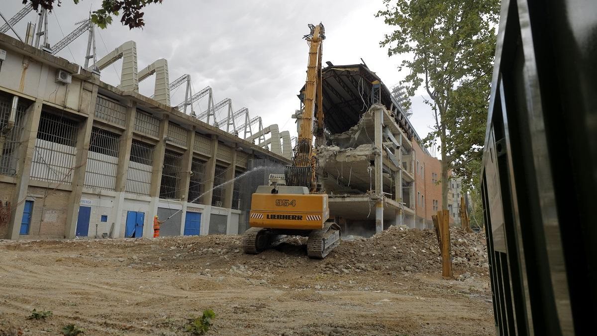 Obras en las afueras de La Romareda a finales de julio
