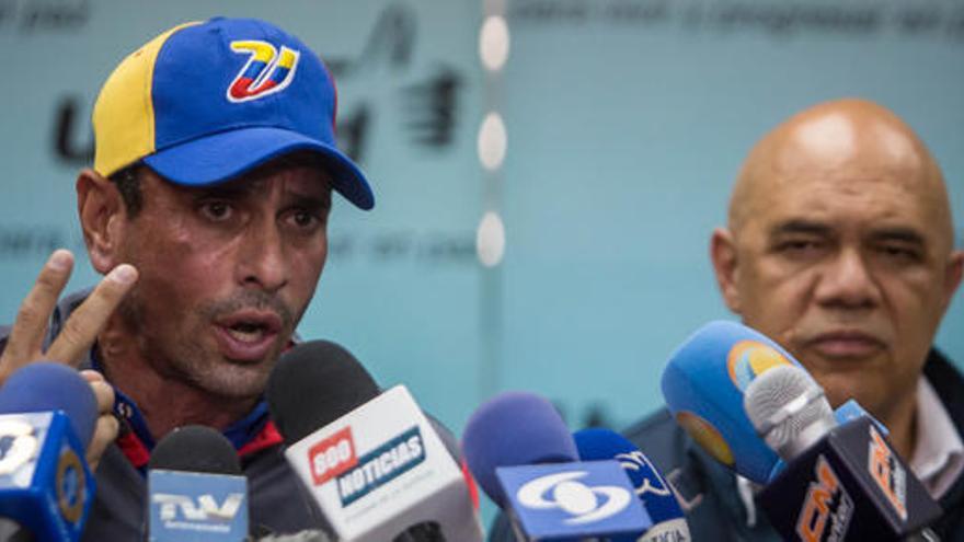 Capriles, durante su rueda de prensa.