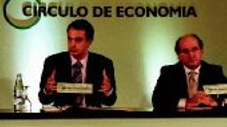 Zapatero estima necesario que se reinvente el gobierno de lo público