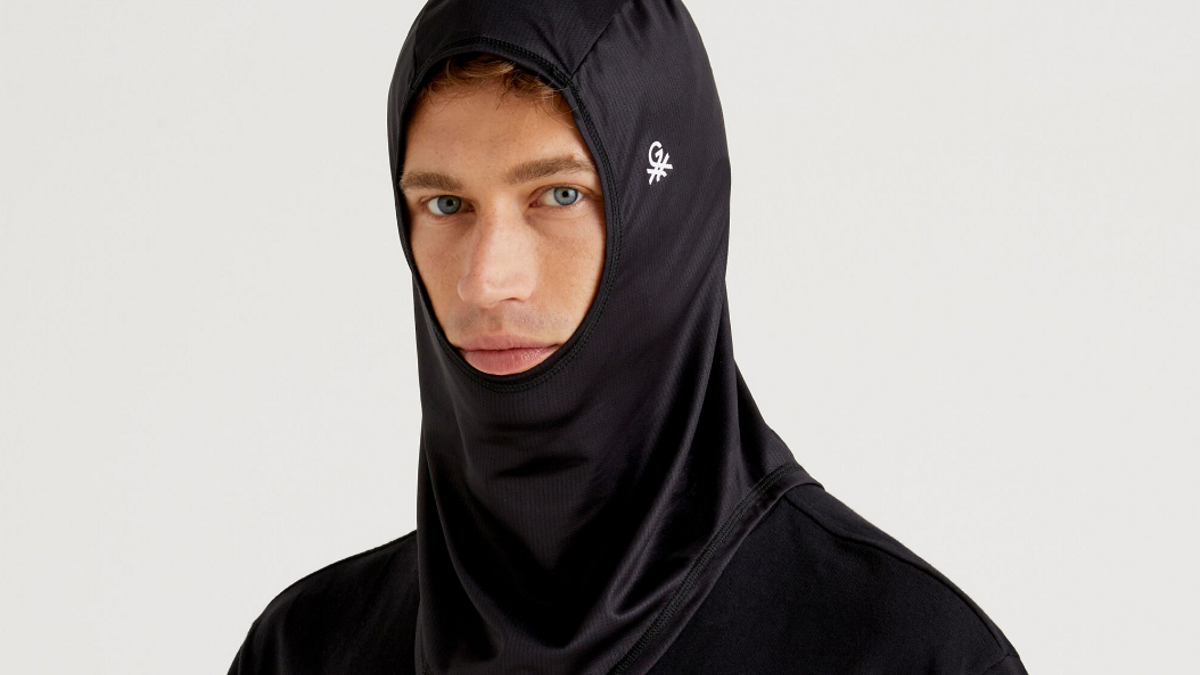 El hijab unisex de Benetton.