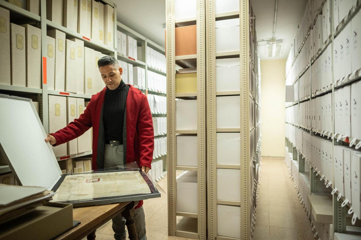Daniel Melián, responsable del Archivo Histórico de La Laguna