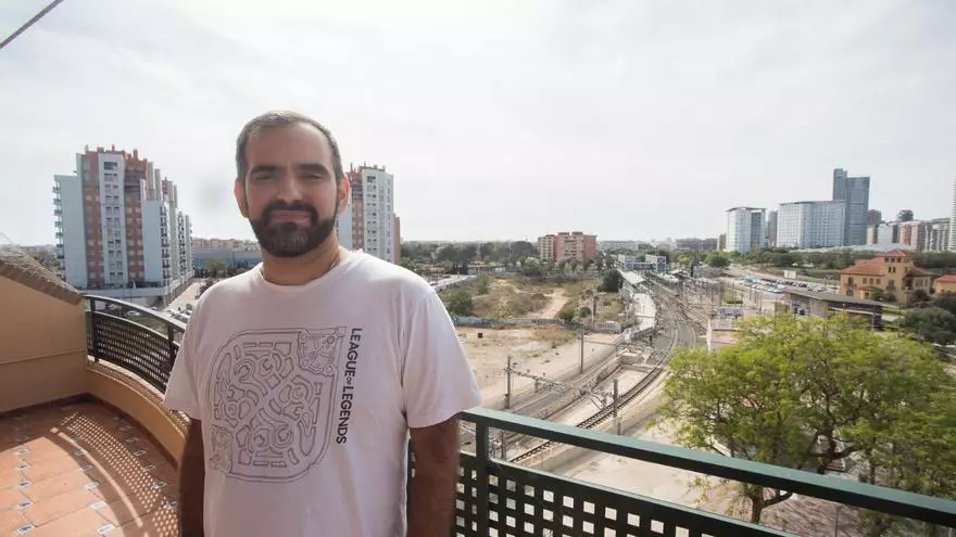 Los vecinos de Empalme lamentan el "chirrido" del metro hacia Burjassot