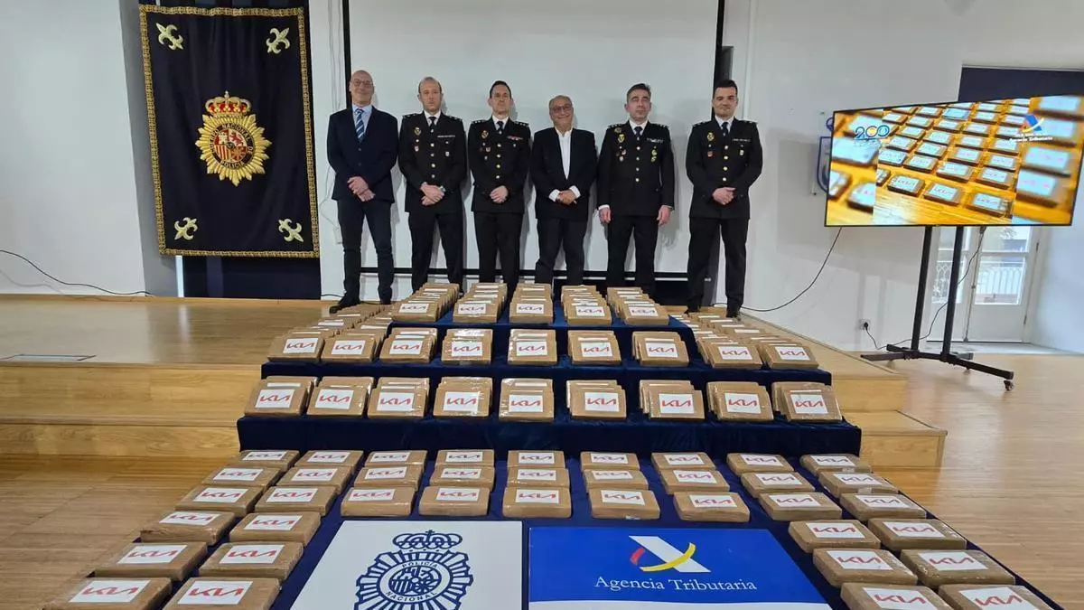 Agentes infiltrados capturan al lugarteniente del "narco de la Wikipedia" por un alijo de 200 kilos de cocaína